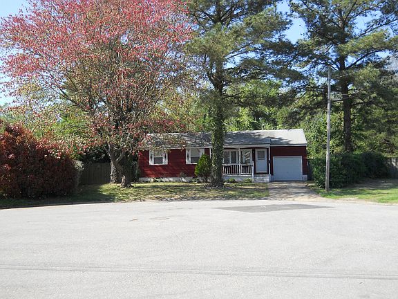 2nd image of 3005 Driftwood Ct