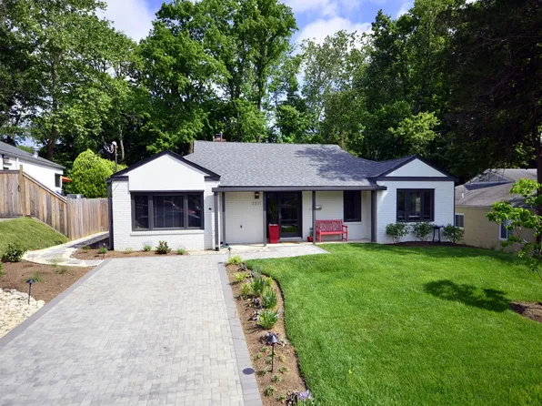 3311 W Coquelin Ter, Chevy Chase, MD 20815