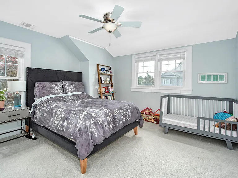 18 Elmwood Ave — Photo 16