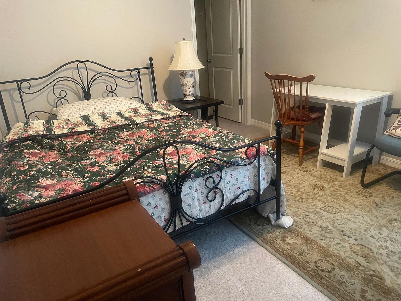 5 bed, 3.5 bath, 3636 sqft, $1,000 — Photo 2