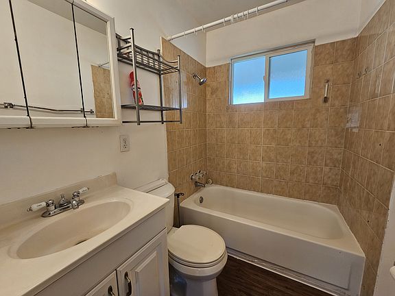 2nd image of 217 Hacienda Ln