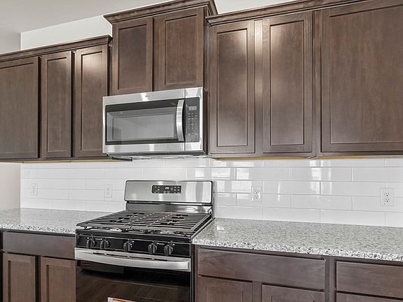 5th image of 435 Epiphany Ln