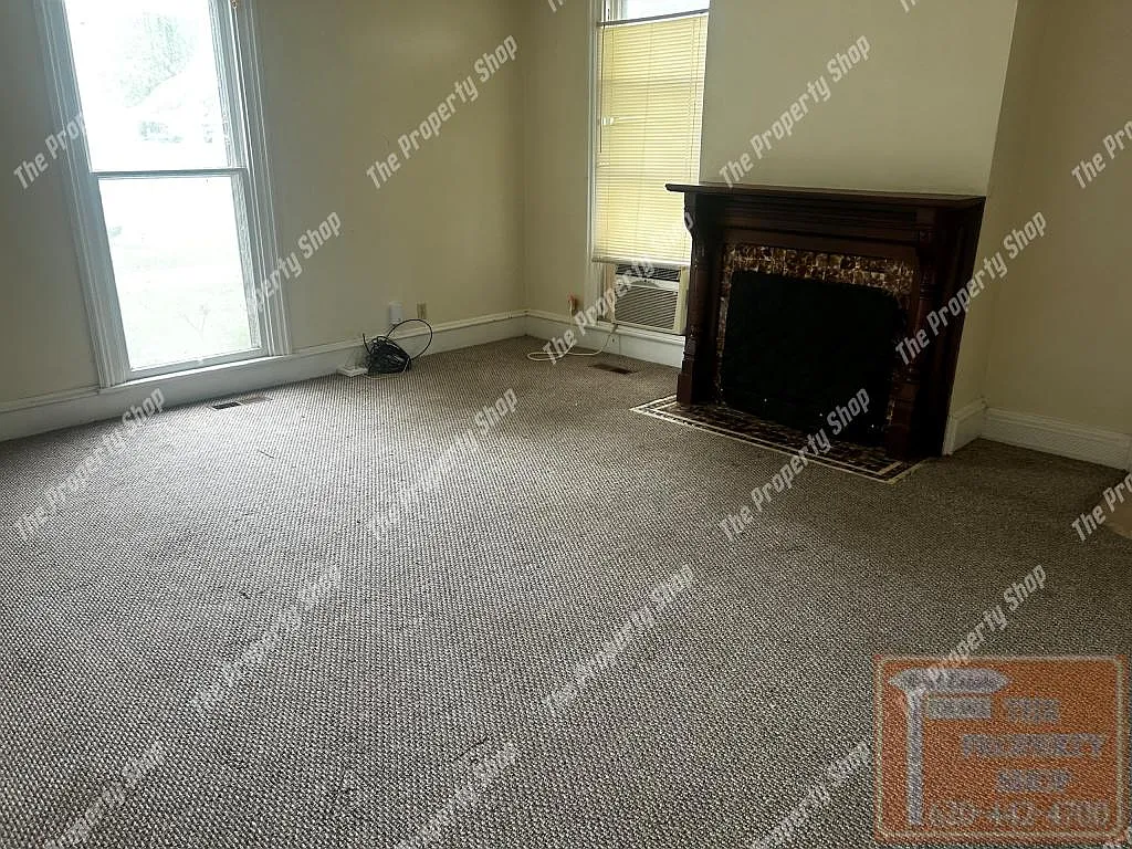 403 E 11th Apt #2 — Photo 3