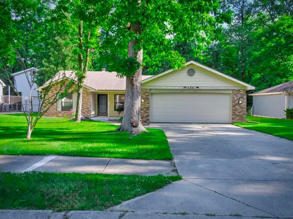 4221 Castell Dr, Fort Wayne, IN 46835