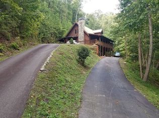 892 Ranch Mountain Dr, Dahlonega, GA 30533
