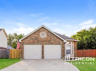6901 Driffield Cir, North Richland Hills, TX 76182