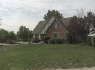 1200 NW Oak Leaf Ct, Blue Springs, MO 64015