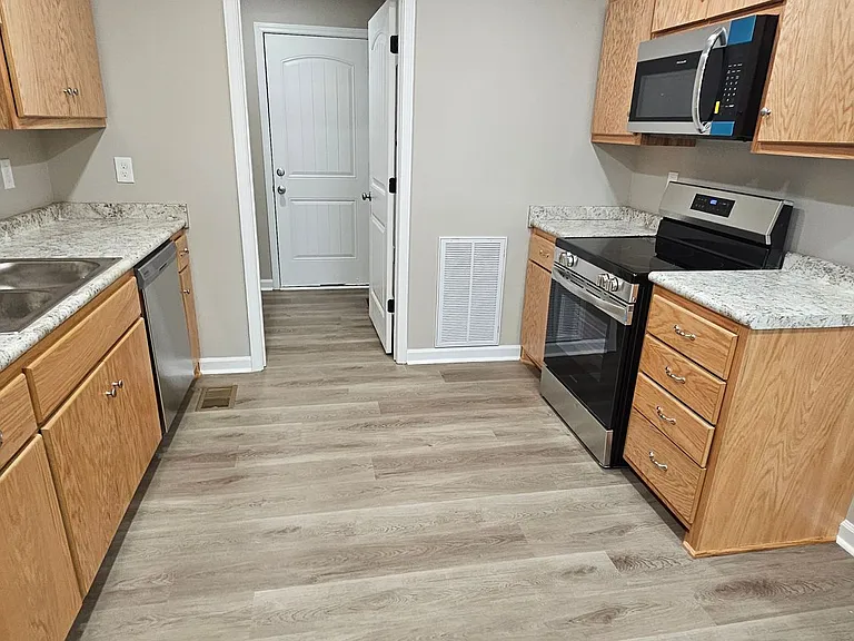 518 W Taylor St — Photo 7