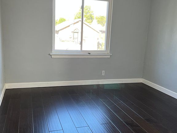 4th image of 1204 Gruner Pl