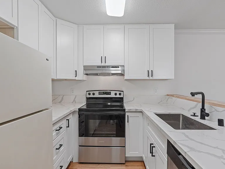 1019 Dornajo Way #114 — Photo 9