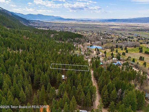 3rd image of 72 Redwood Rd