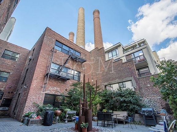 5th image of 350 Manhattan Ave APT 401