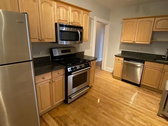 2nd image of 630 Harrison St #3