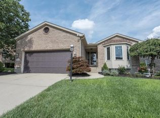 5933 Calmhaven Dr, Cincinnati, OH 45248