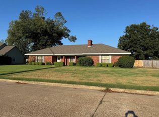 1219 Jane Ln, Greenwood, MS 38930