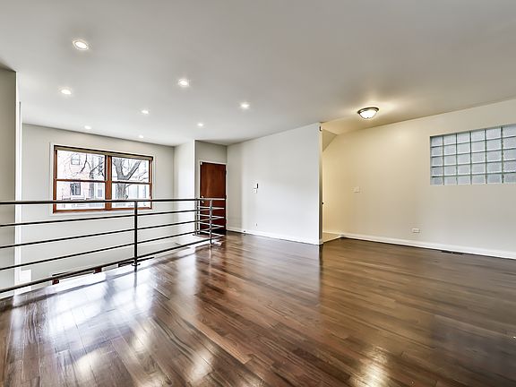 5th image of 1109 N Mozart St #101