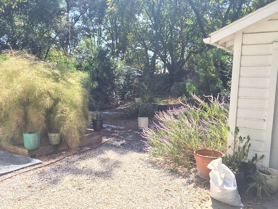 2nd image of 1205 W Saint Johns Ave