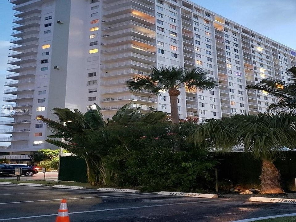 1st image of 500 Bayview Dr APT 217