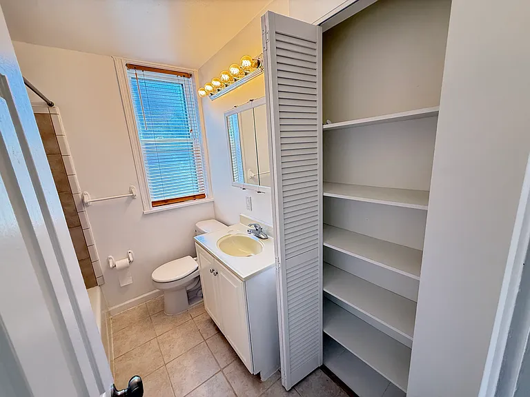 4606 Wilcox Ave — Photo 12