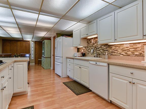 5th image of 5916 N Douglas Dr