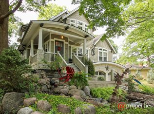 608 Roger Rd, Glen Ellyn, IL 60137