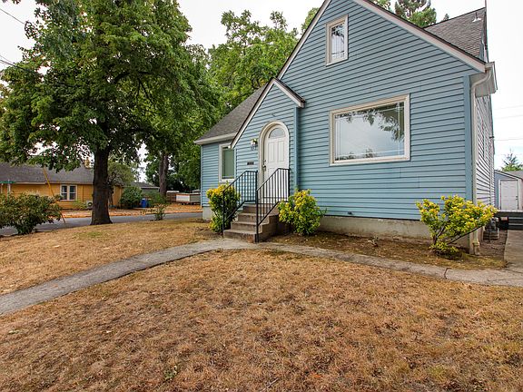3rd image of 495 21st St SE