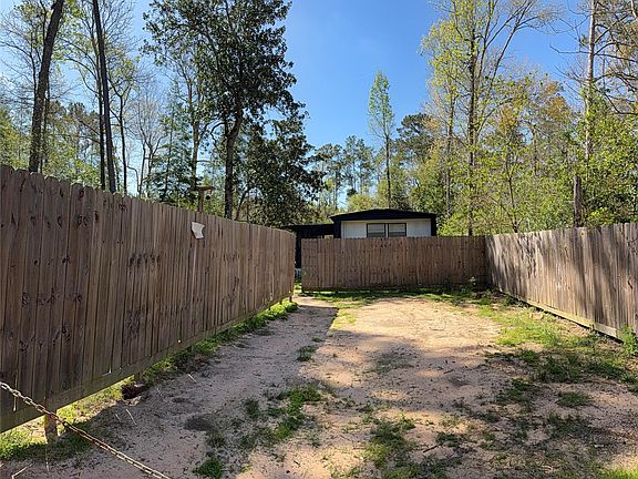 4th image of 504 Bob Wills Rd