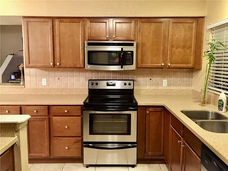 546 Cidermill Pl — Photo 9