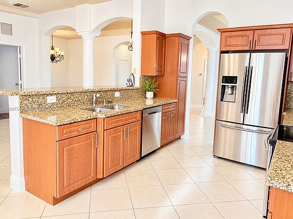 3rd image of 8846 NW 139th St