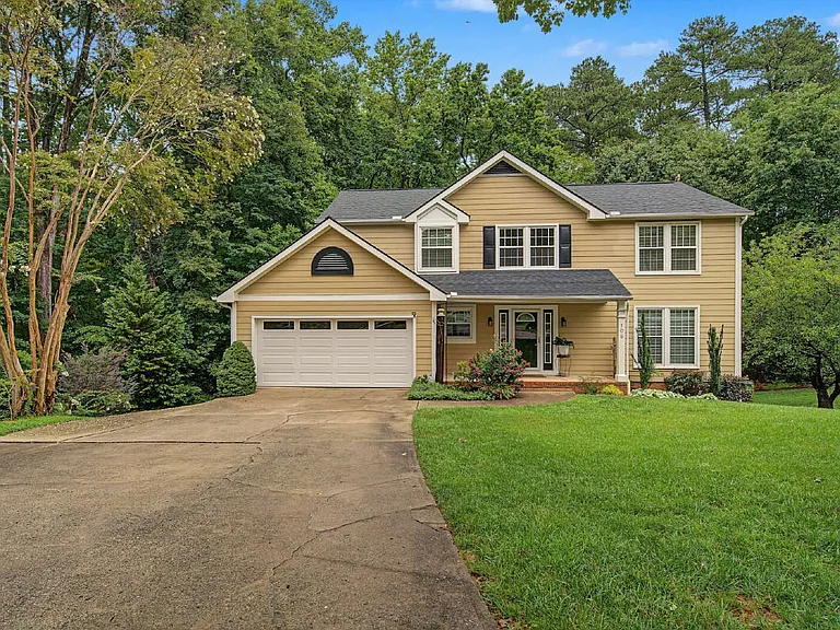 106 Dilworth Ct — Photo 3