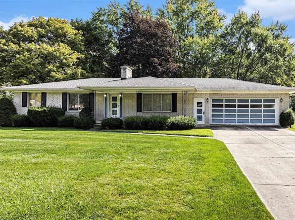 1264 Heathercrest Dr, Flint, MI 48532