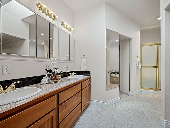 5th image of 3466 Ambleside Dr
