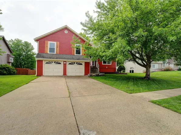 305 NE Dreamweaver Ave, Lees Summit, MO 64086