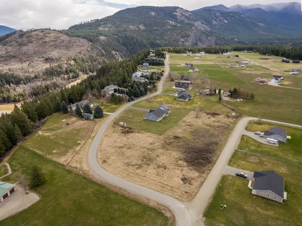 4 E Mountain View Rd, Moyie Springs, ID 83845