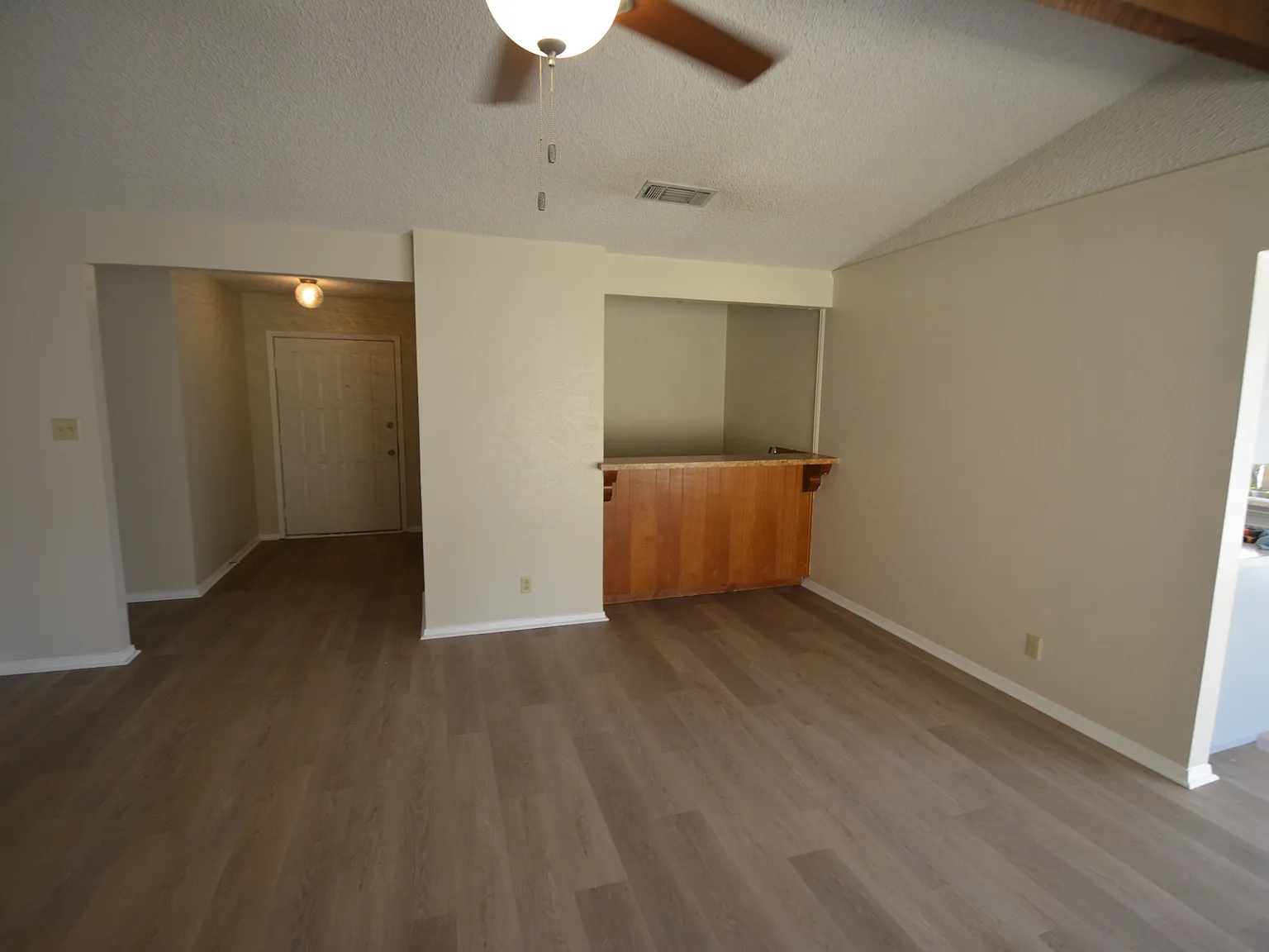3 bed, 1434 sqft, $1,695 — Photo 4