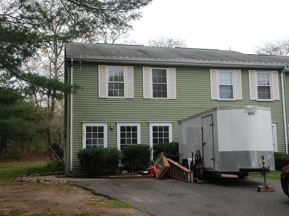 1st image of 1301 Paris Ct
