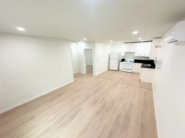 Beautiful 2 bedroom! Don't Miss out, 244 1/2 E 97th St, Los Angeles, CA 90003