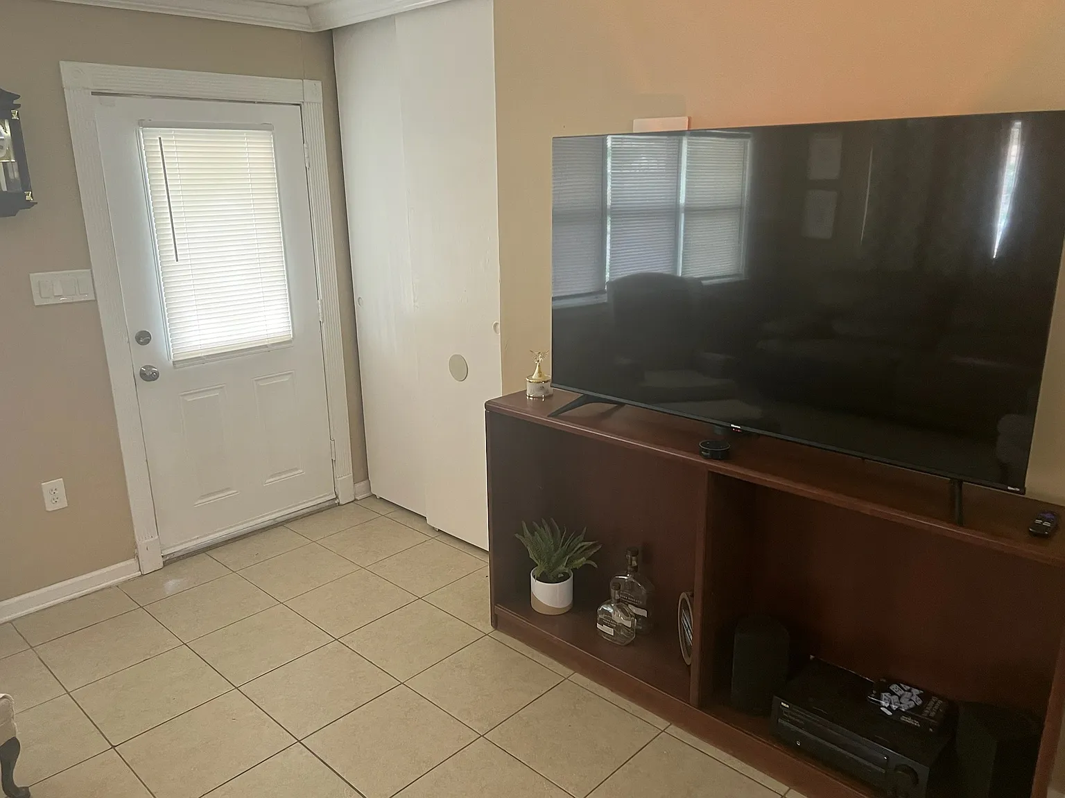 3600 Lancaster St — Photo 2
