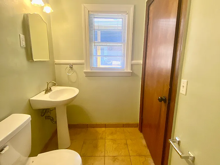 101 E Club Blvd #B — Photo 12