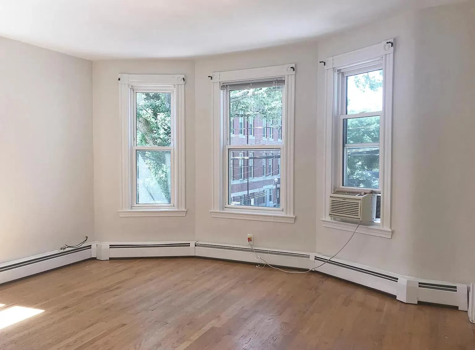 2 bed, 9999 sqft, $2,600 — Photo 1