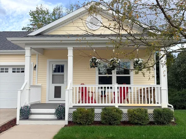 4482 Marie Therese Cir, Pinckney, MI 48169