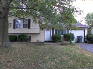 3949 Three Rivers Ln, Groveport, OH 43125