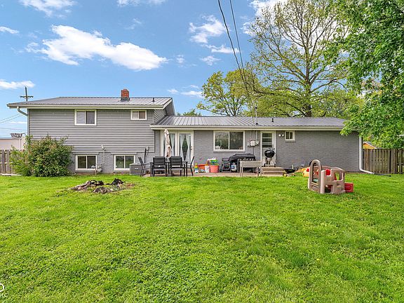 2nd image of 1412 Durham Dr