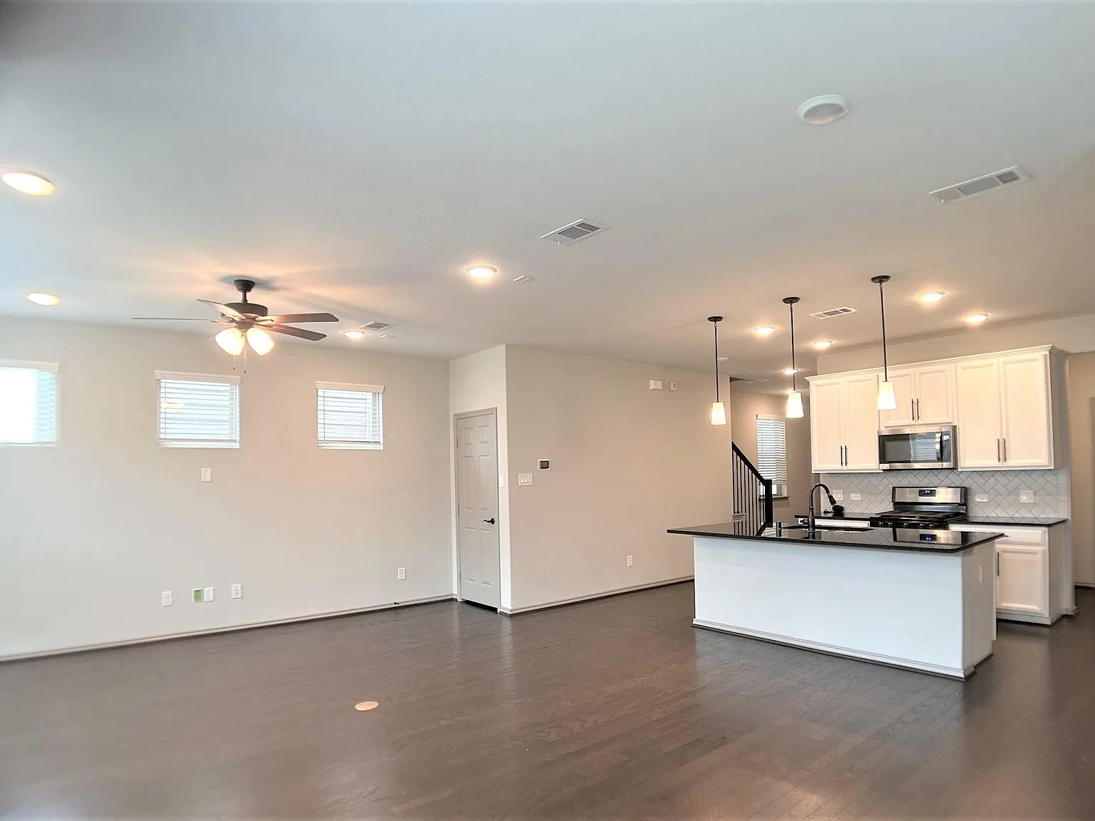 3 bed, 2.5 bath, 1845 sqft, $2,800 — Photo 4