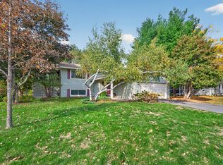 5773 Ridge Creek Rd, Shoreview, MN 55126