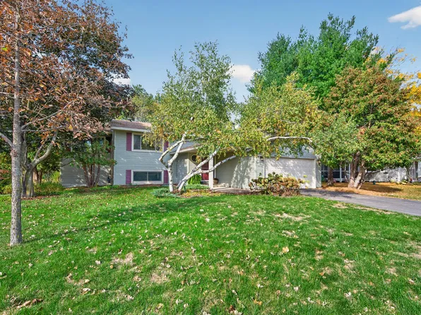 5773 Ridge Creek Rd, Shoreview, MN 55126