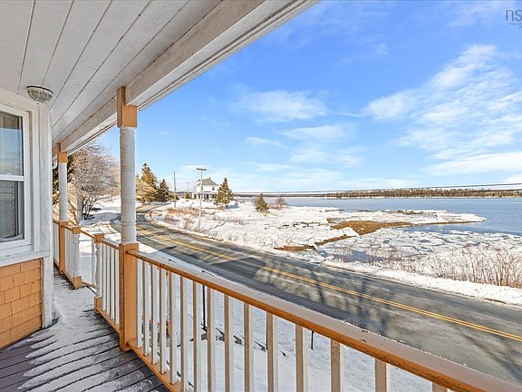 5th image of 406 Kingsburg Rd