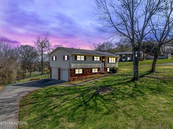 4th image of 726 Greenwich Dr