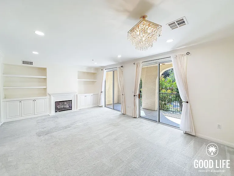 2260 Watermarke Pl — Photo 11