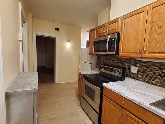 5th image of 29 S 12th St Floor 2
